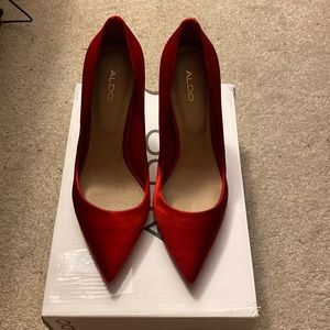 Aldo satin pumps in Stessy. Colour: red. Size: 6.5/37